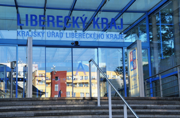Rating potvrdil stále se zlepšující hospodaření Libereckého kraje, klesá  i jeho zadlužení 